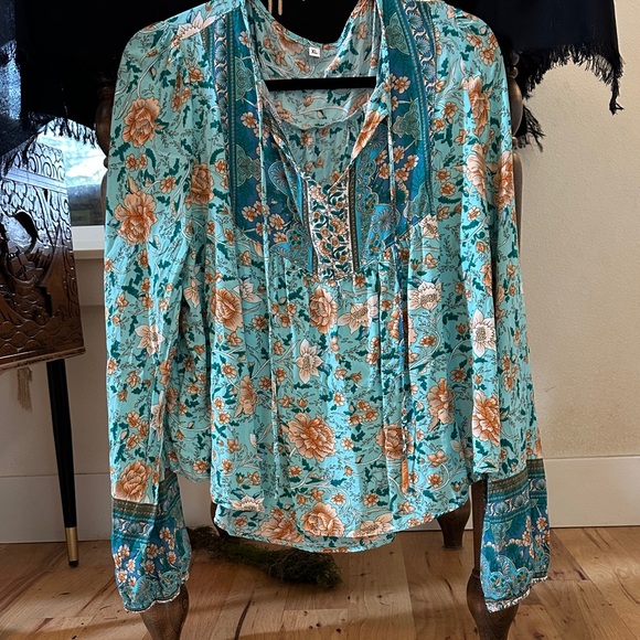 Tops - Green boho blouse